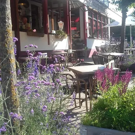 Euverem מלון חולפן